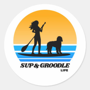 Pegatina Redonda SUP y Groodle - Standup Paddleboarding Dog Mom
