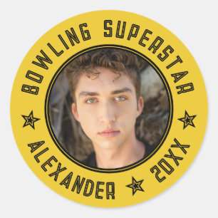 Pegatina Redonda Superestrella moderna de bolos nombre amarillo fec