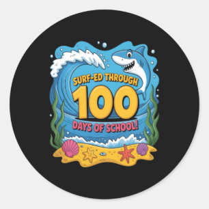 Pegatina Redonda Surfeó 100 Días De Escuela Tiburón Divertido