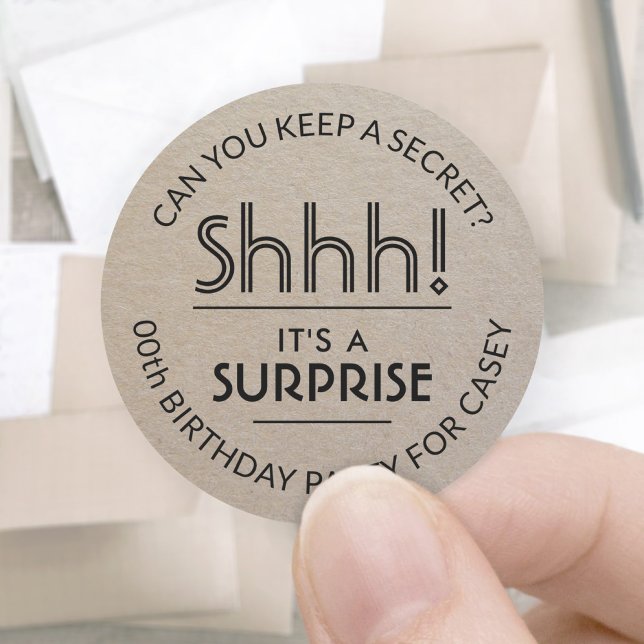 Pegatina Redonda Surprise Birday Party Simple Faux Kraft Paper (Subido por el creador)