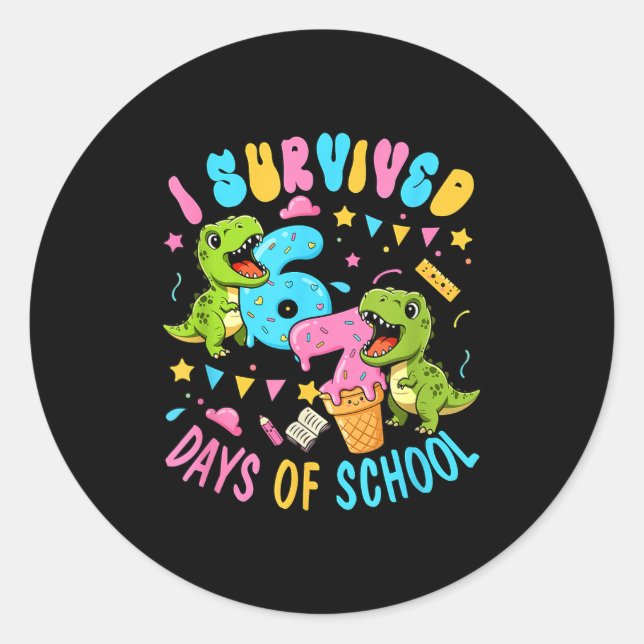 Pegatina Redonda Survived 67 Days Of School T-rexes Funny Six Seven (Anverso)