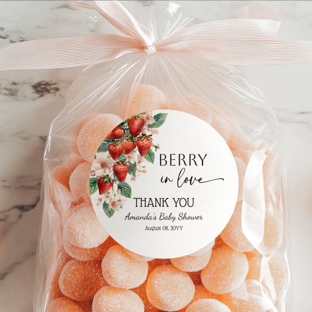 Pegatina Redonda Sweet Berry in Love Strawberry Bridal Shower (Subido por el creador)