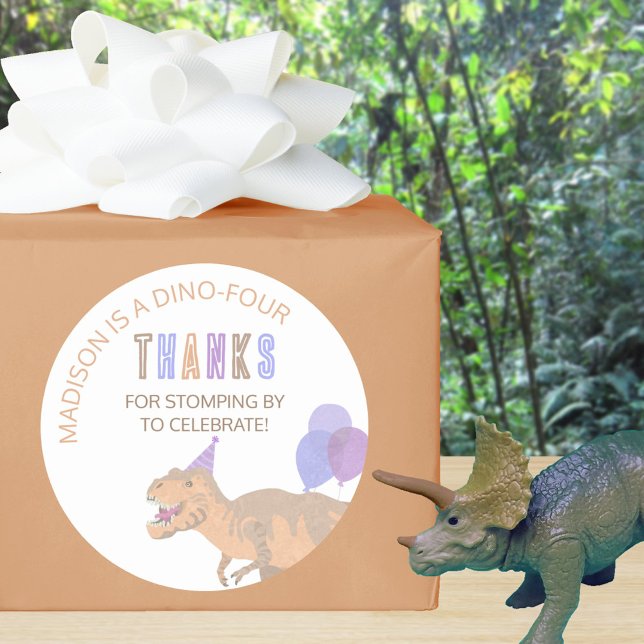 Pegatina Redonda T-Rex Tan Cute Cualquier Dinosaurio De Edad Gracia (These thank you stickers are easy to customize)