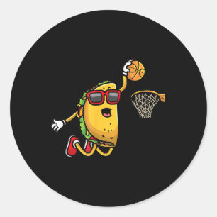 Pegatina Redonda Taco jugando básquetbol mexicano Cinco De Mayo