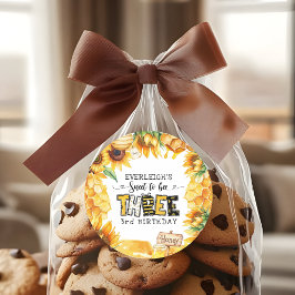 Pegatina Redonda Tan dulce de ser tres florales de tercer cumpleaño