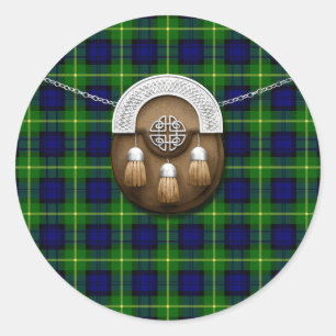 Pegatina Redonda Tartán y escarcela de los montañeses de Escocia 