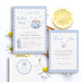 Pegatina Redonda Tea Brewing Blue Script Elegant Boy Baby Shower