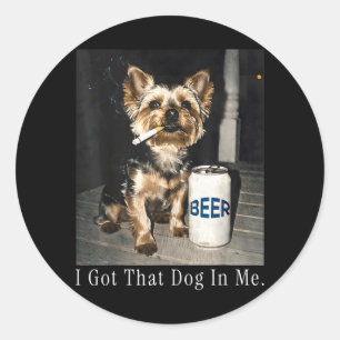 Pegatina Redonda Tengo ese perro en Funny Yorkie fumando cigarrillo
