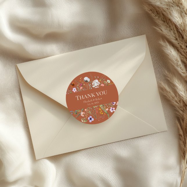 Pegatina Redonda Terracotta Wildflower Meadow Boda Gracias (Terracotta Wildflower Meadow Wedding Thank You Classic Round Sticker on an elegant wedding envelope)