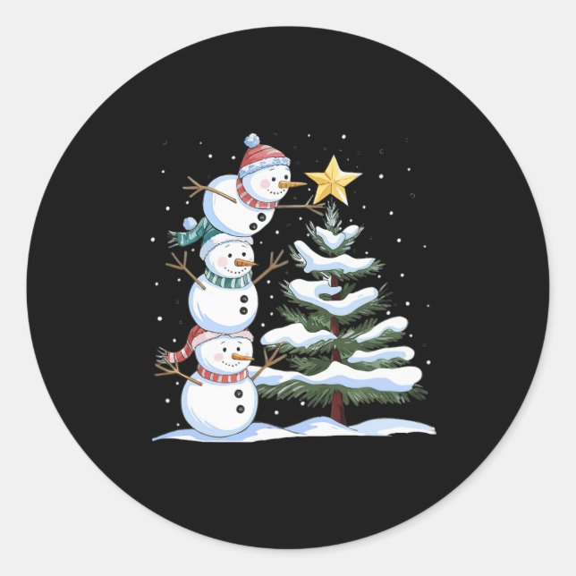 Pegatina Redonda Three Snowmen Are Arranging A Christmas Tree Cute  (Anverso)