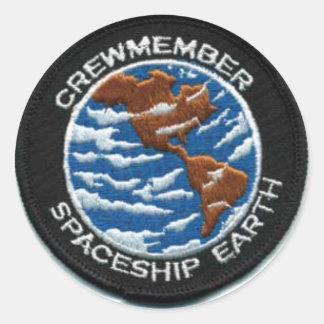 Pegatina Redonda Tierra de la nave espacial tripulada