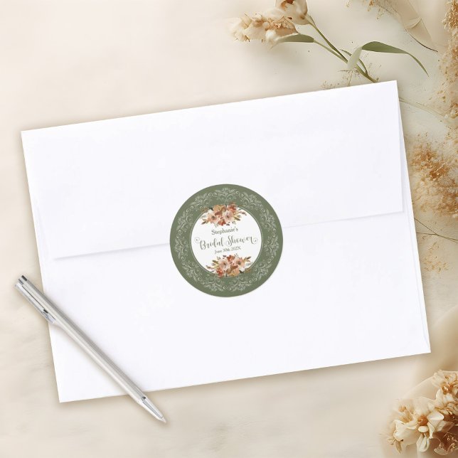 Pegatina Redonda Tinte Acuarela Floral Desayuno Nupcial Verde Salvi (Peach Watercolor Floral Bridal Shower Sage Green Classic Round Sticker - Bride's Name and Date)