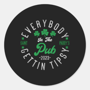Pegatina Redonda Todos En El Pub Consiguiendo Tipsy 2023 St Patrick