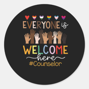 Pegatina Redonda Todos Son Bienvenidos Aquí Consejero Camiseta.png
