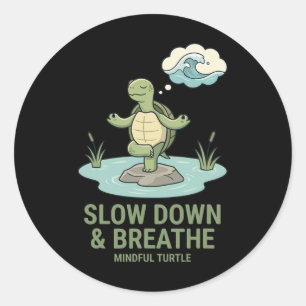 Pegatina Redonda Tortuga de yoga consciente respira más despacio po