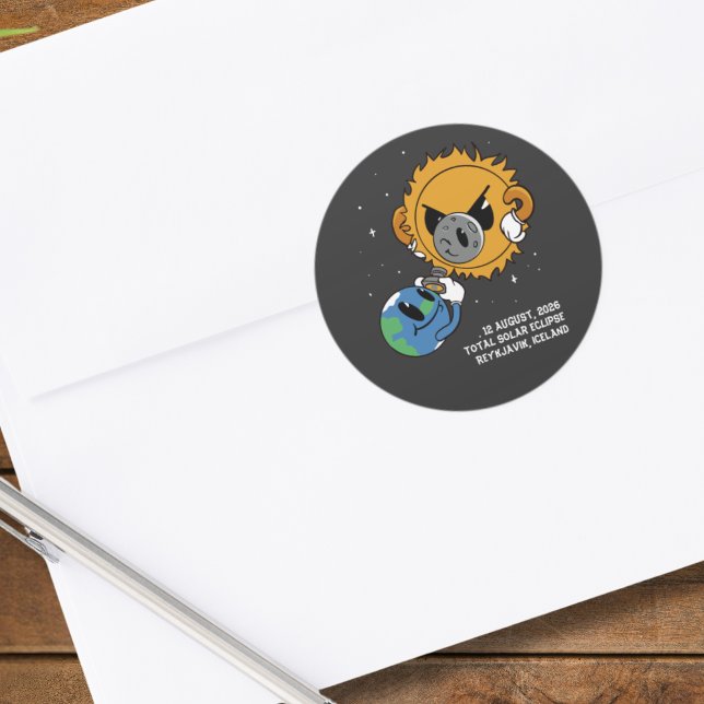 Pegatina Redonda Total Solar Eclipse 2026 Iceland Photobomb (Edit city, or other text, to personalize.  All text editable.  Matching items available)