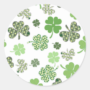 Pegatina Redonda Tréboles blancos y verdes irlandeses bonitos