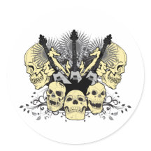 Tres guitanos con cráneos