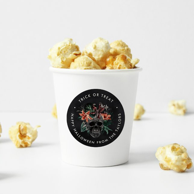 Pegatina Redonda Trick o tratamiento de Halloween con cráneo floral (Subido por el creador)