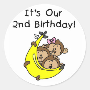 Pegatina Redonda Trillizos 2 - Dos niños/ una camiseta Chica