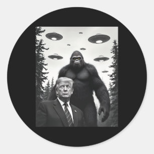 Pegatina Redonda Trump Bigfoot Ovni Encuentro Alien Extraterrestre