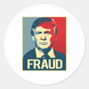 Pegatina Redonda Trump es un Fraude -.png