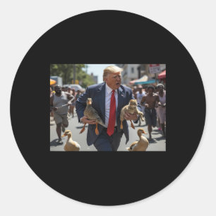 Pegatina Redonda Trump Sosteniendo Pato Y Gato Votan Por Mascotas D