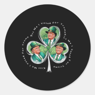 Pegatina Redonda Trump St Patrick's Day 2025 me dio un beso diverti