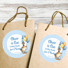 Pegatina Redonda Un afortunado favor de cumpleaños gingham azul pat