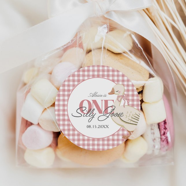 Pegatina Redonda Un algodón rosa Chica de oca boba (Subido por el creador)