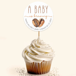 Pegatina Redonda Un bebé prepara café Baby Shower