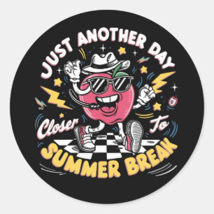 Pegatina Redonda Un Día Más Cerca Del Profesor De Verano Breve