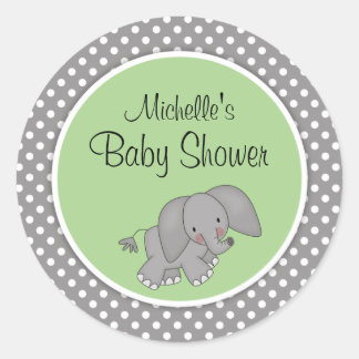Pegatina Redonda Un elefante verde lindo, un Baby Shower neutro