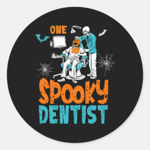 Pegatina Redonda Un escrúpulo de Halloween dentario espeluznante