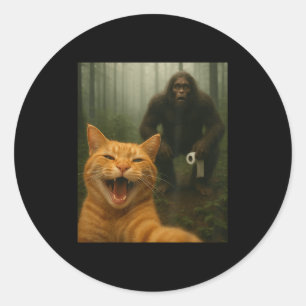 Pegatina Redonda Un gato gracioso sorprendió a Happy Selfie con Big
