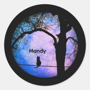 Pegatina Redonda Un gato negro con un nombre de luna llena de cable