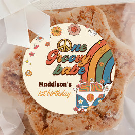 Pegatina Redonda Un Groovy Babe Retro Arcoiris primer cumpleaños