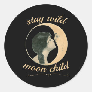 Pegatina Redonda Un Niño De Luna Salvaje Besando La Inspiración De 