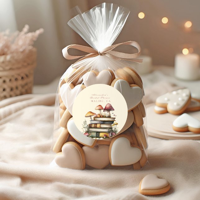 Pegatina Redonda Un nuevo capítulo de libros de hongos de Woodland (Subido por el creador)