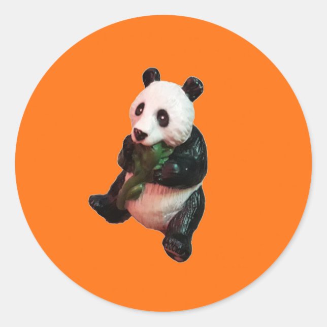 Pegatina Redonda Un Oso Pada Comer Bambú Naranja Fondo (Anverso)