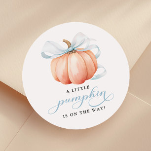 Pegatina Redonda Un pequeño calabaza en el camino de Baby Shower Bl