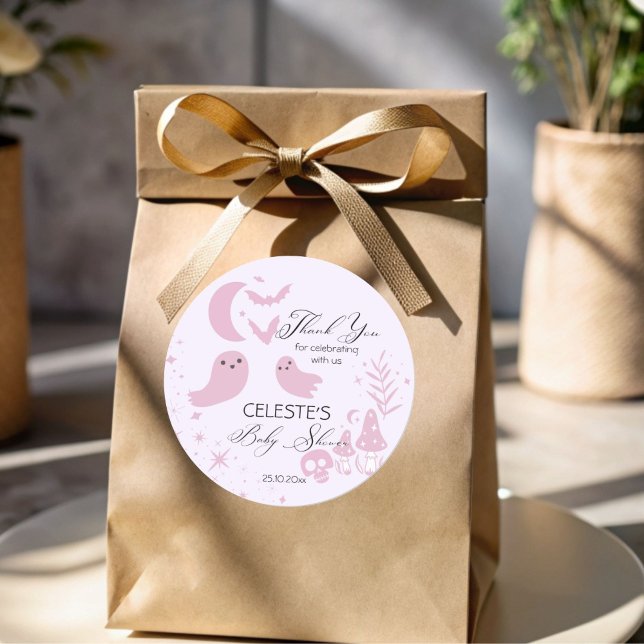 Pegatina Redonda Un pequeño favor para una ducha de bebé de Hallowe (A little boo cute pastel pink Halloween baby shower thank you favor Stickers template)