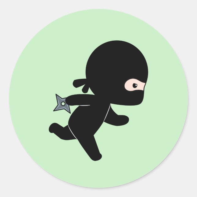 Pegatina Redonda Un pequeño Ninja corriendo sobre el verde (Anverso)