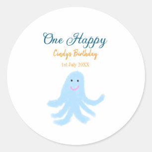 Pegatina Redonda Un pulpo azul feliz bajo el cumpleaños del mar