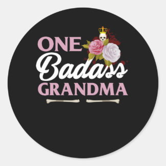 Pegatina Redonda Un regalo de la abuela graciosa de Badass
