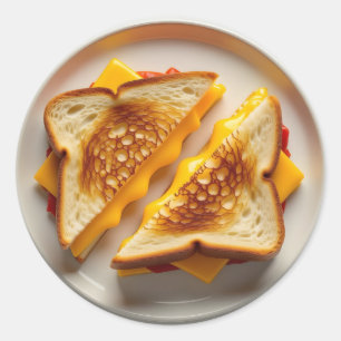 Pegatina Redonda Un sándwich de queso a la parrilla en un plato