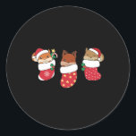 Pegatina Redonda Una Ardilla Cuidada En Navidades Se Depara A Los N<br><div class="desc">Una Ardilla Cuidada En Navidades Se Depara A Los Navidades</div>