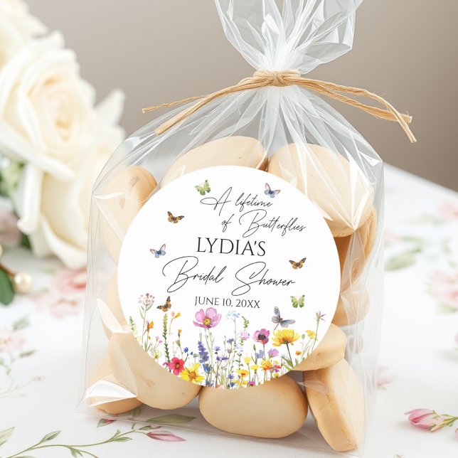 Pegatina Redonda Una vida de mariposas, lluvia de flores para despe (Subido por el creador)