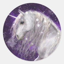 Unicornio blanco de fantasía
