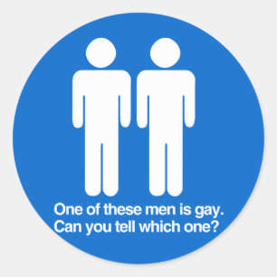PEGATINA REDONDA UNO DE ESTOS HOMBRES ES GAY ¿PUEDE DECIR QUIÉN ES?